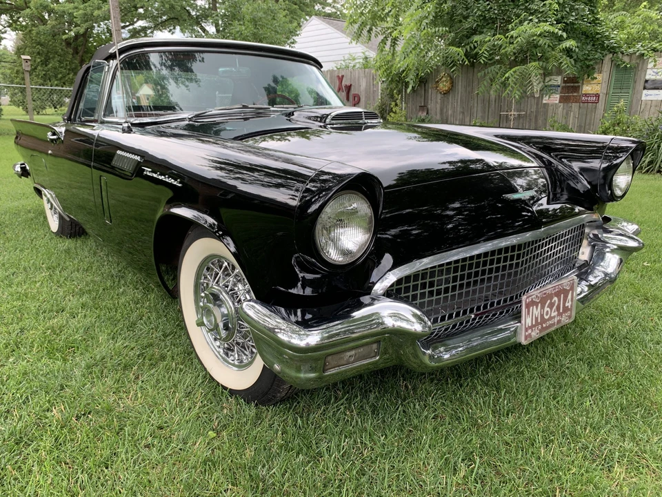 1957 Ford Thunderbird 1st Gen - Image 25 of 31