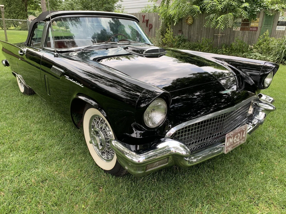 1957 Ford Thunderbird 1st Gen - Image 26 of 31