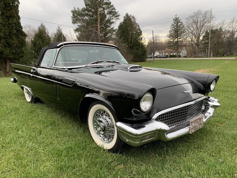 1957 Ford Thunderbird 1st Gen - Image 23 of 31