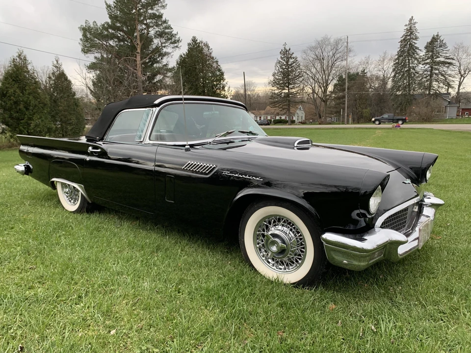 1957 Ford Thunderbird 1st Gen - Image 22 of 31