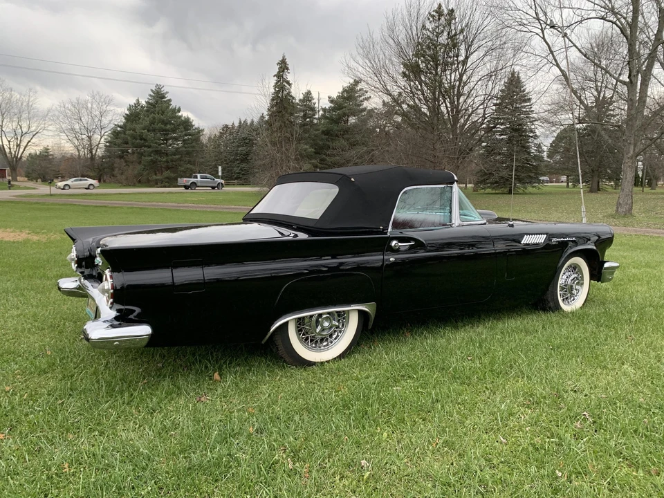 1957 Ford Thunderbird 1st Gen - Image 16 of 31