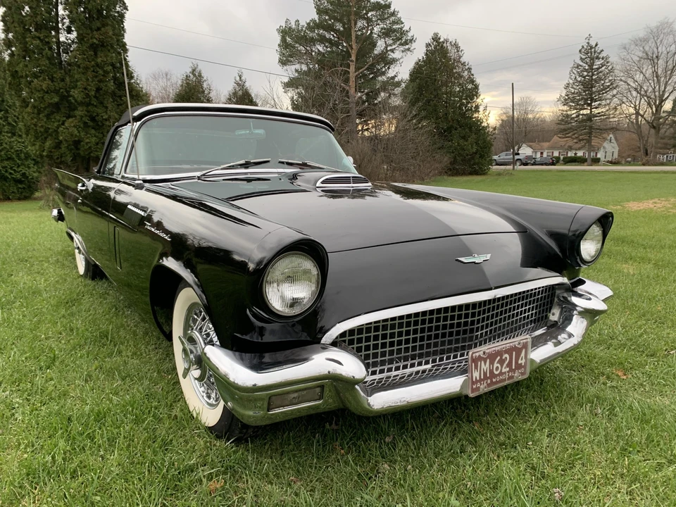 1957 Ford Thunderbird 1st Gen - Image 24 of 31