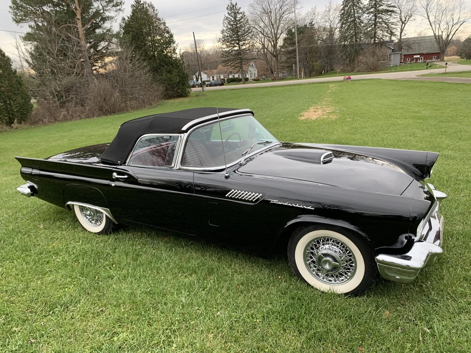 1957 Ford Thunderbird 1st Gen - Image 20 of 31