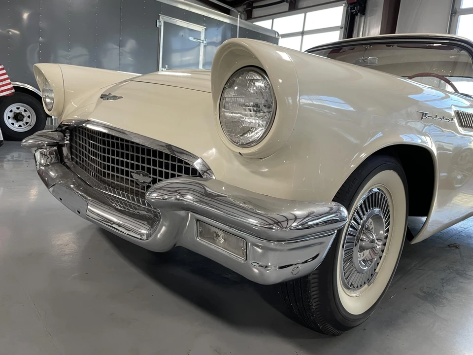 1957 Ford Thunderbird 1st Gen - Image 15 of 31