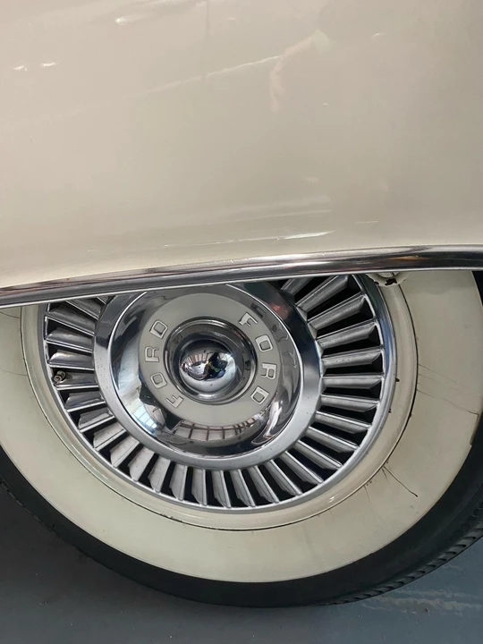 1957 Ford Thunderbird 1st Gen - Image 24 of 31