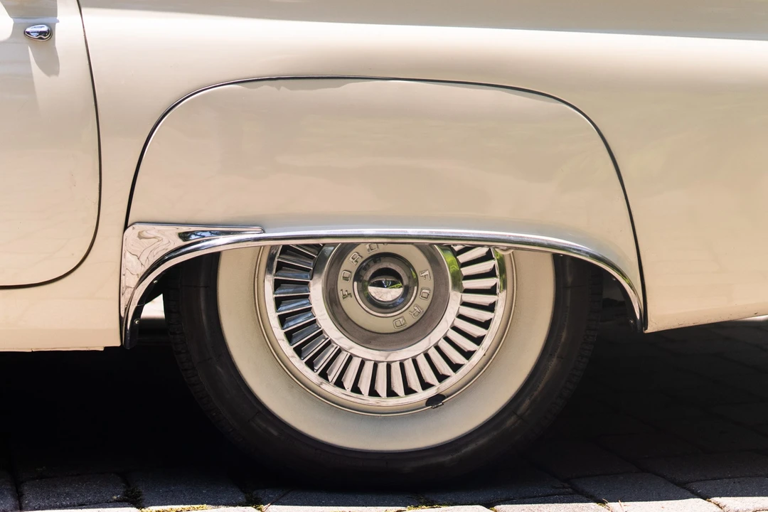 1957 Ford Thunderbird 1st Gen - Image 28 of 31