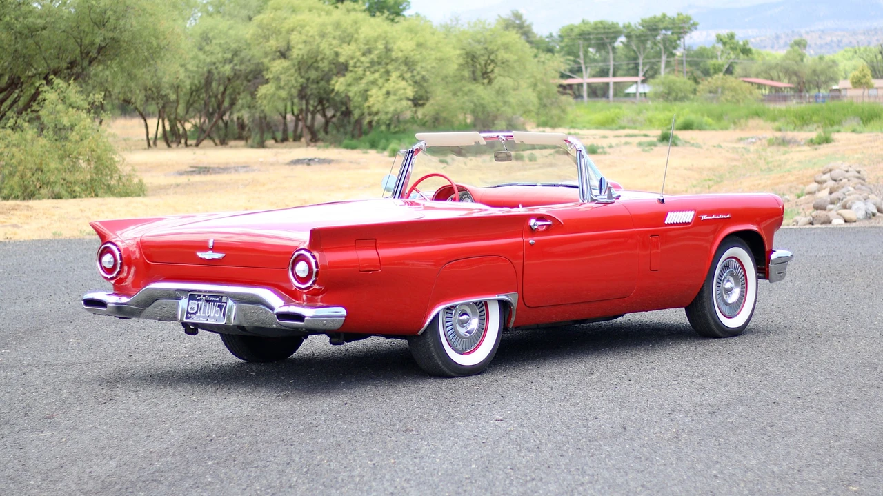 1957 Ford Thunderbird 1st Gen - Image 22 of 31