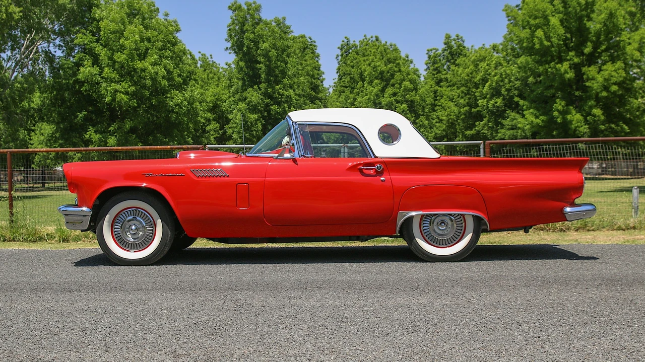 1957 Ford Thunderbird 1st Gen - Image 16 of 31