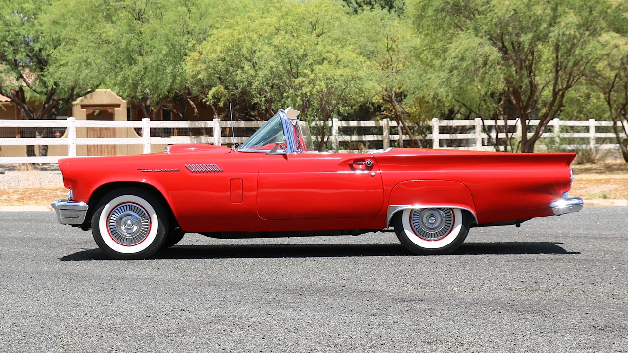 1957 Ford Thunderbird 1st Gen - Image 14 of 31