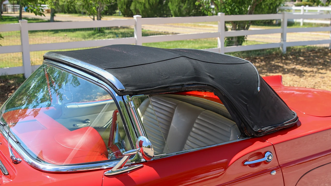 1957 Ford Thunderbird 1st Gen - Image 26 of 31