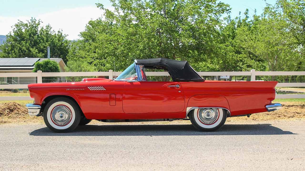 1957 Ford Thunderbird 1st Gen - Image 15 of 31