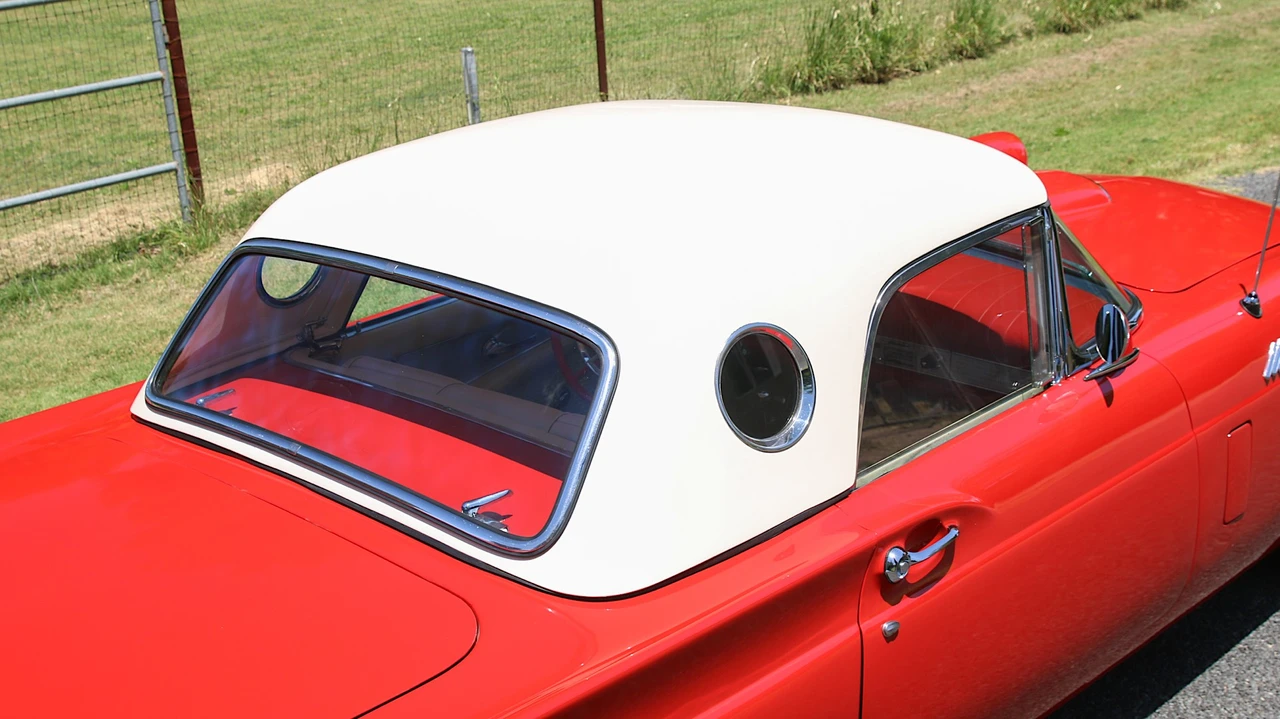 1957 Ford Thunderbird 1st Gen - Image 27 of 31