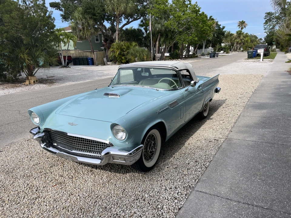 1957 Ford Thunderbird 1st Gen - Image 20 of 31