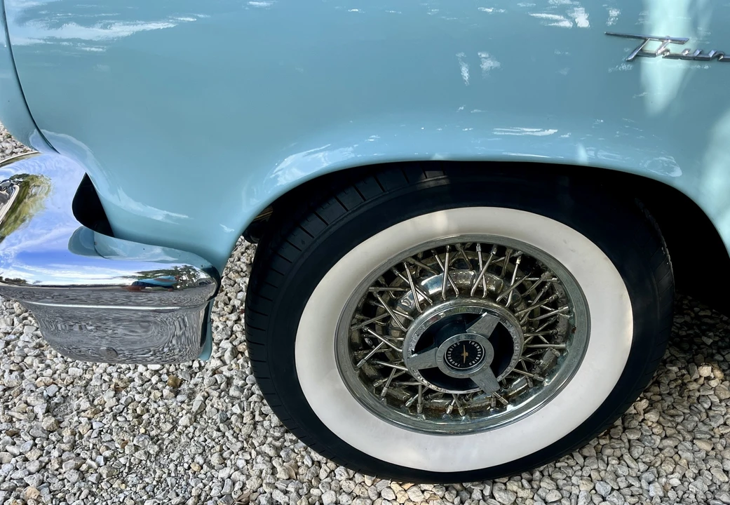 1957 Ford Thunderbird 1st Gen - Image 25 of 31