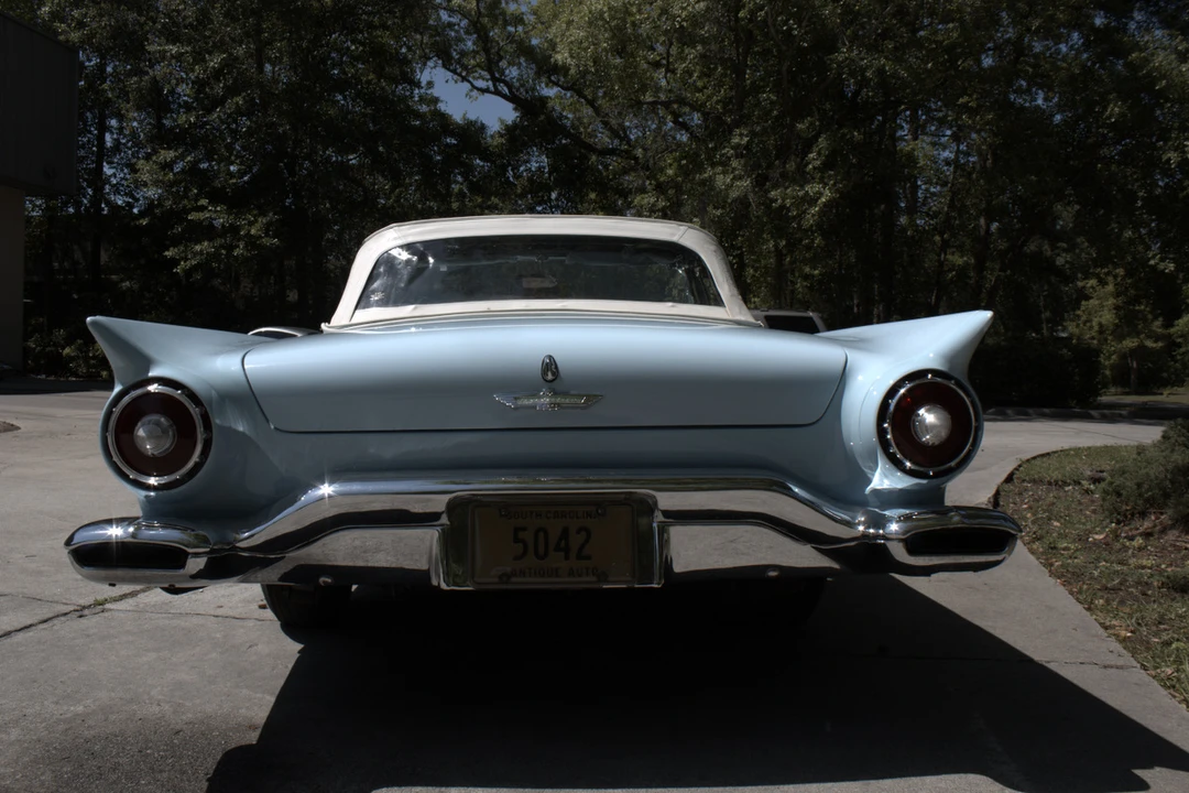 1957 Ford Thunderbird 1st Gen - Image 27 of 31