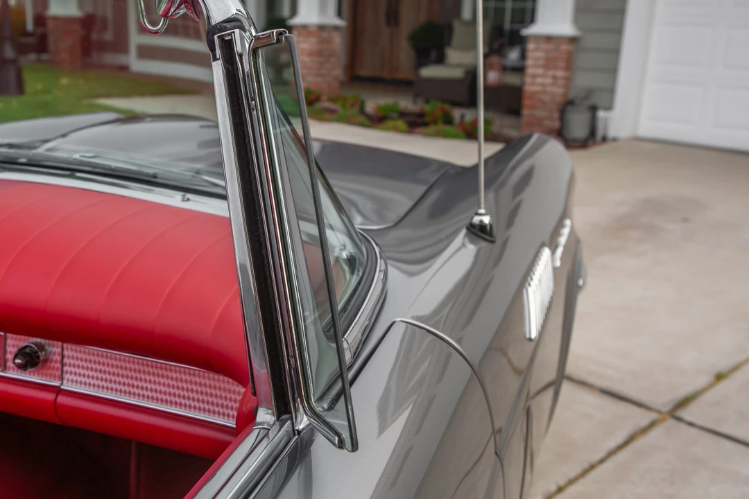 1957 Ford Thunderbird 1st Gen - Image 27 of 31