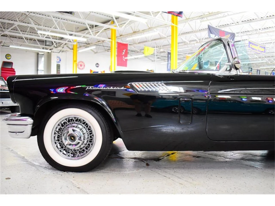 1957 Ford Thunderbird 1st Gen - Image 21 of 31