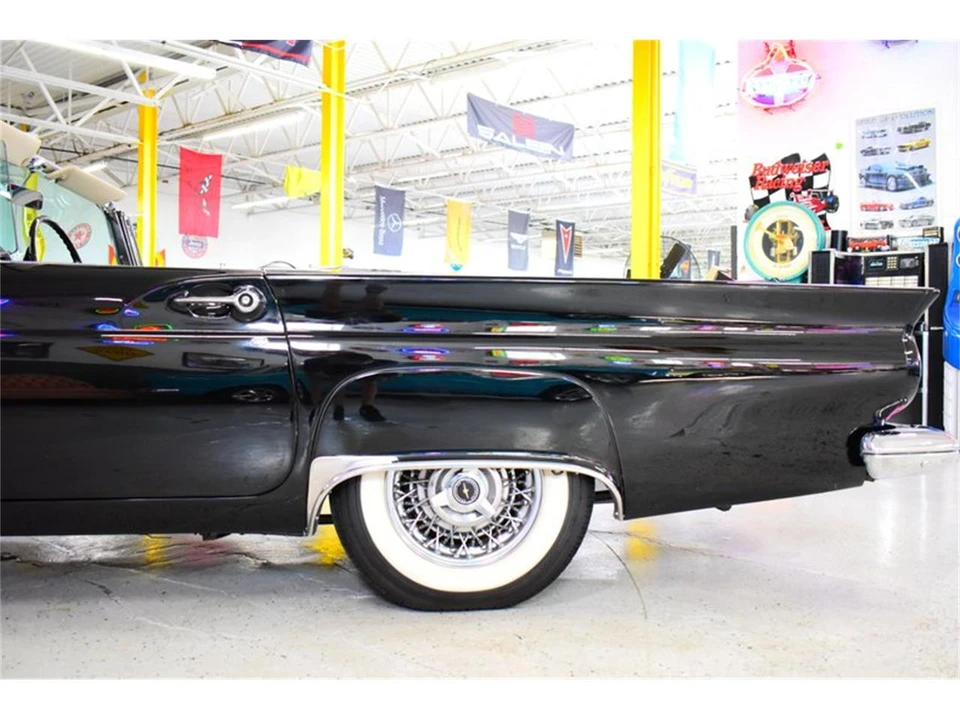 1957 Ford Thunderbird 1st Gen - Image 22 of 31