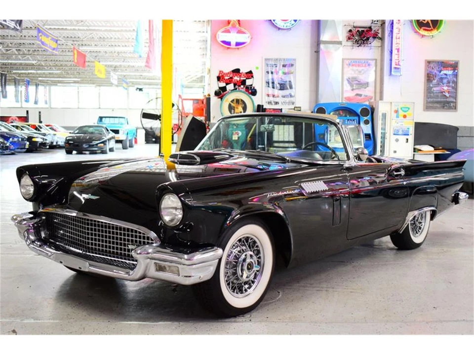 1957 Ford Thunderbird 1st Gen - Image 23 of 31