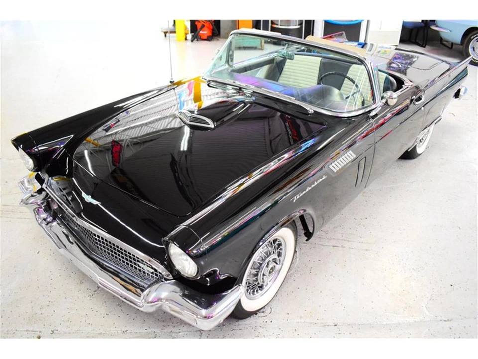 1957 Ford Thunderbird 1st Gen - Image 24 of 31