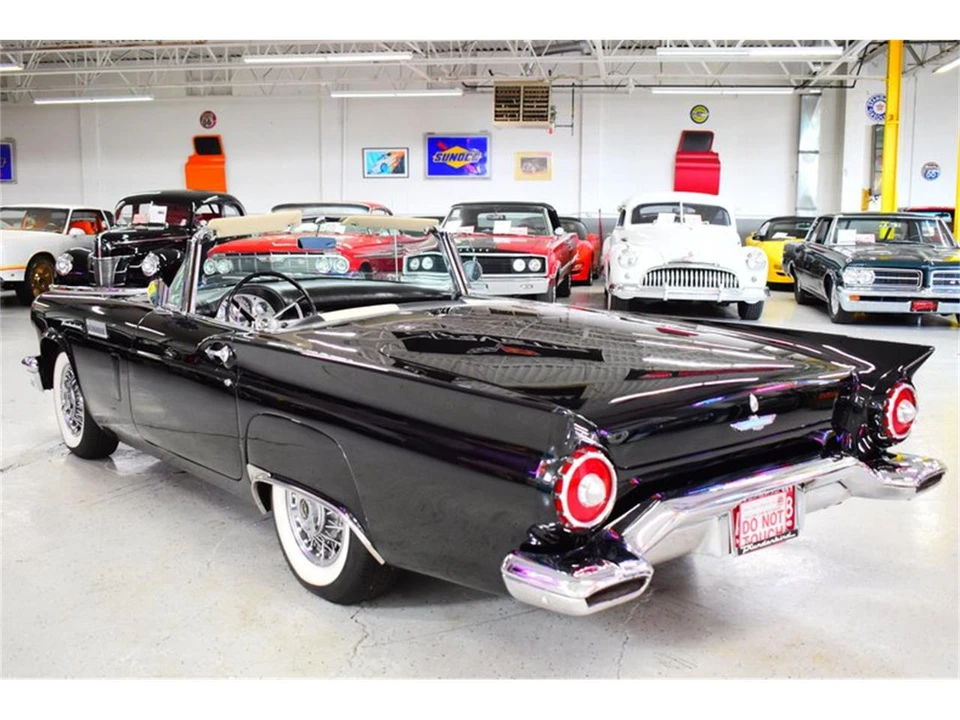 1957 Ford Thunderbird 1st Gen - Image 15 of 31
