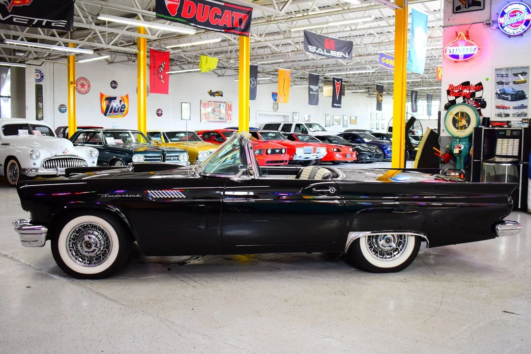 1957 Ford Thunderbird 1st Gen - Image 18 of 20