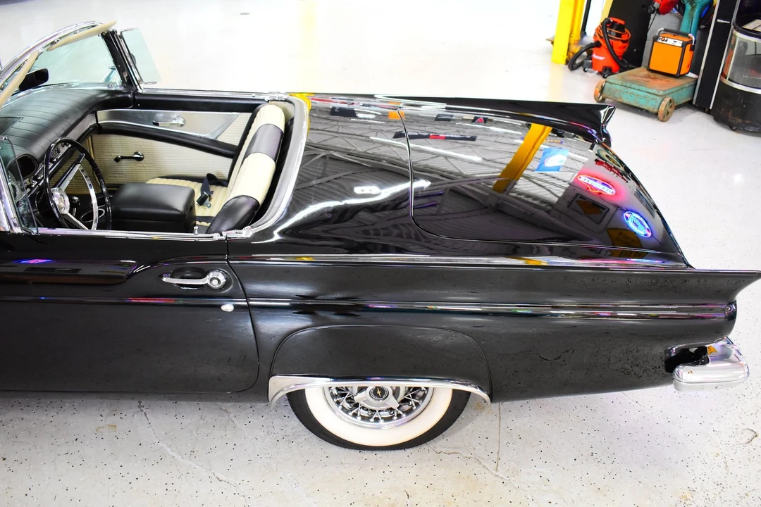 1957 Ford Thunderbird 1st Gen - Image 19 of 20