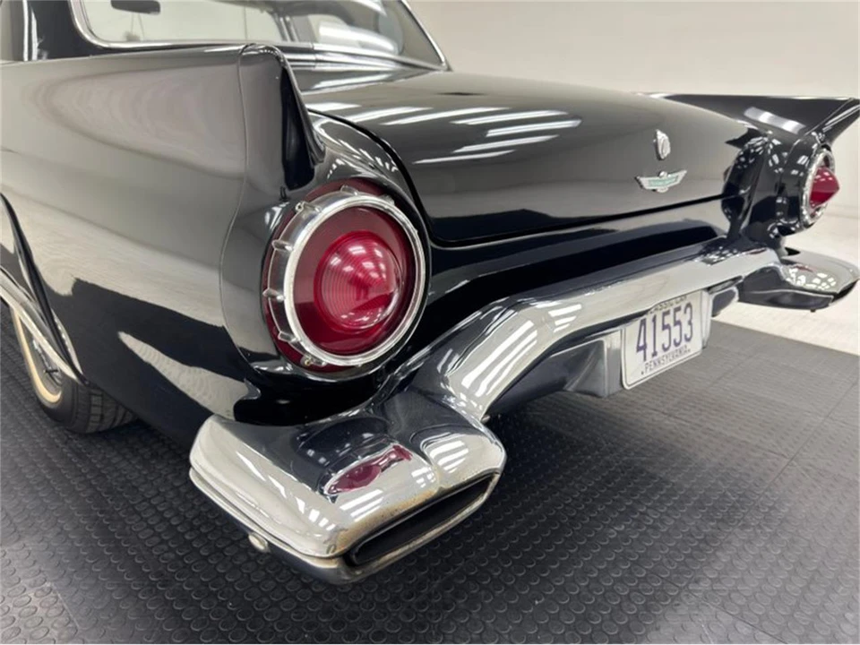 1957 Ford Thunderbird 1st Gen - Image 29 of 31
