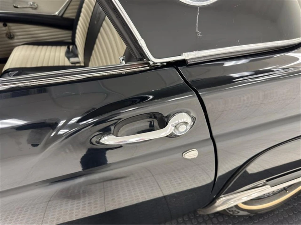 1957 Ford Thunderbird 1st Gen - Image 24 of 31
