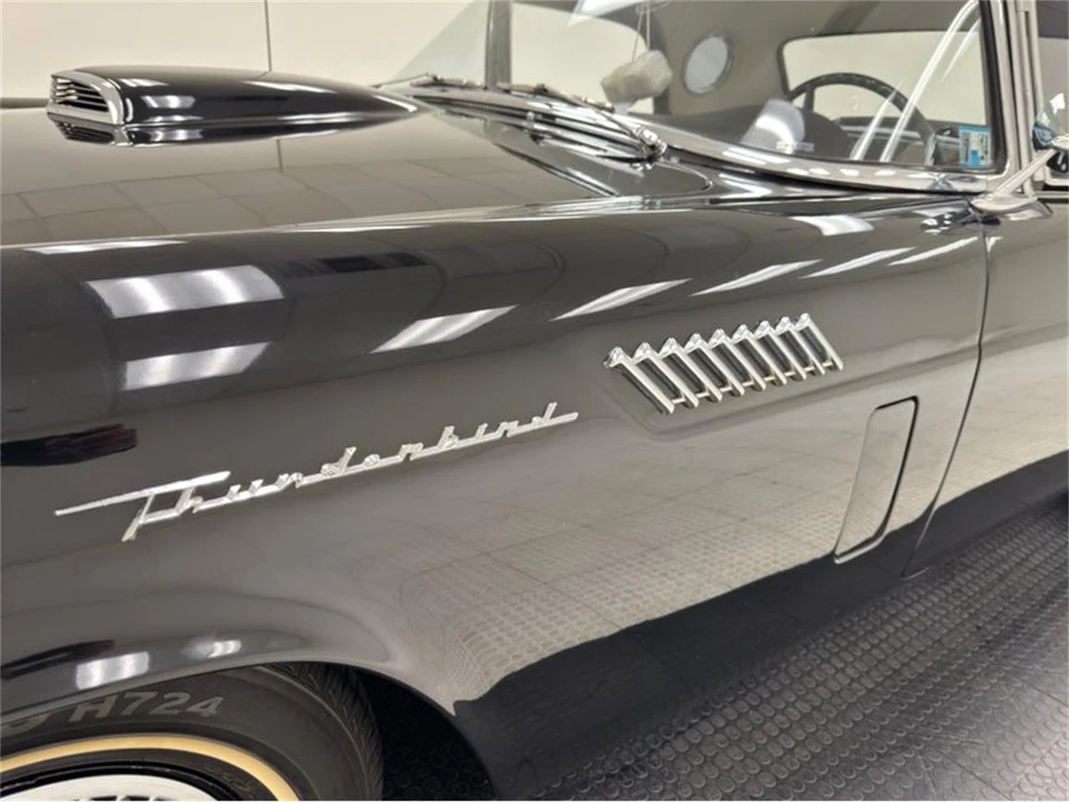 1957 Ford Thunderbird 1st Gen - Image 20 of 31