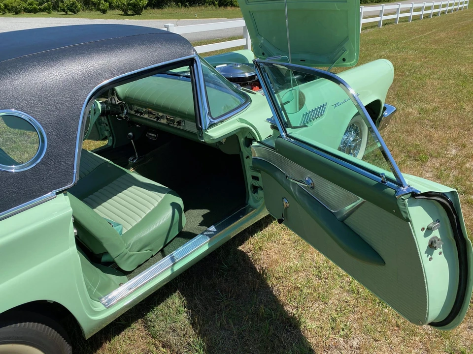 1957 Ford Thunderbird 1st Gen - Image 27 of 31