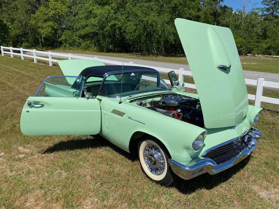 1957 Ford Thunderbird 1st Gen - Image 16 of 31