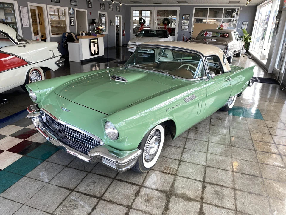 1957 Ford Thunderbird 1st Gen - Image 20 of 31
