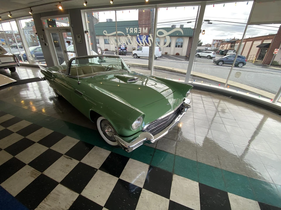 1957 Ford Thunderbird 1st Gen - Image 30 of 31
