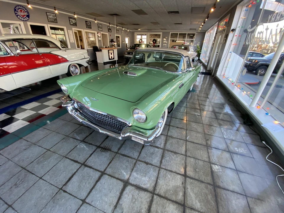 1957 Ford Thunderbird 1st Gen - Image 2 of 31