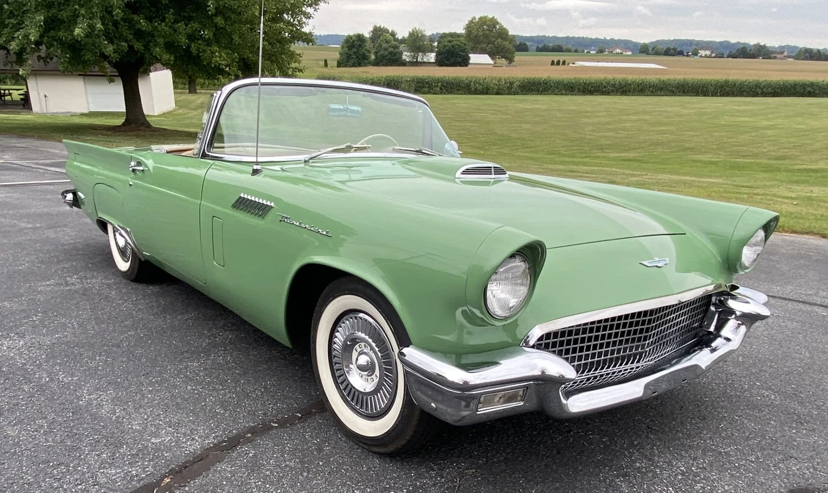 1957 Ford Thunderbird 1st Gen - Image 18 of 31