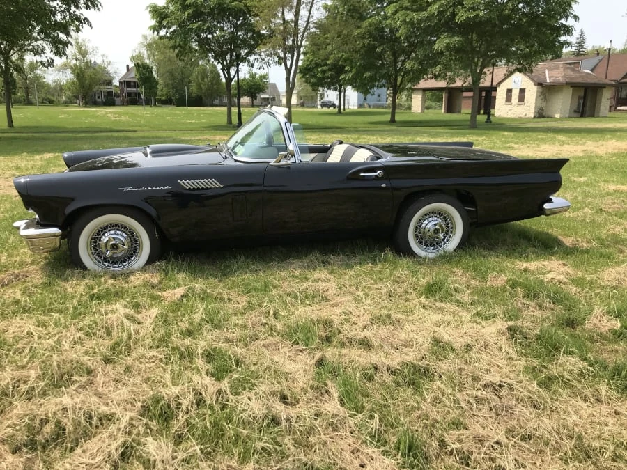 1957 Ford Thunderbird 1st Gen - Image 2 of 9