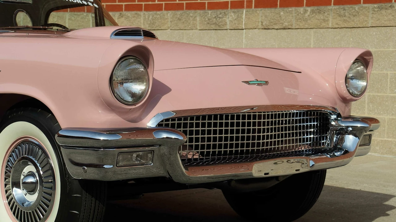 1957 Ford Thunderbird 1st Gen - Image 21 of 24