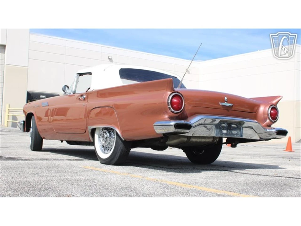 1957 Ford Thunderbird 1st Gen - Image 26 of 31