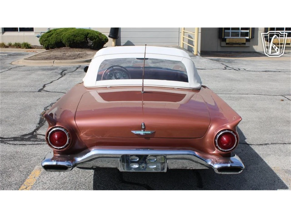1957 Ford Thunderbird 1st Gen - Image 27 of 31