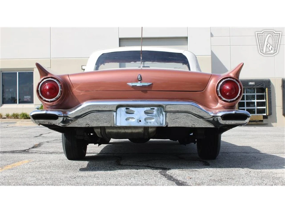 1957 Ford Thunderbird 1st Gen - Image 28 of 31