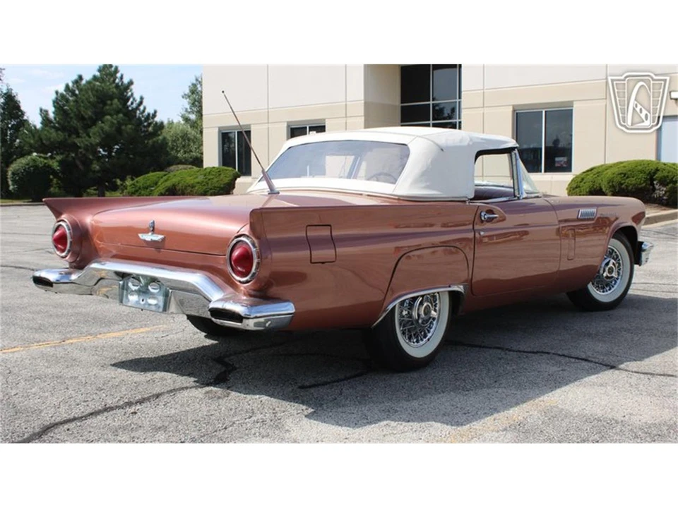 1957 Ford Thunderbird 1st Gen - Image 29 of 31