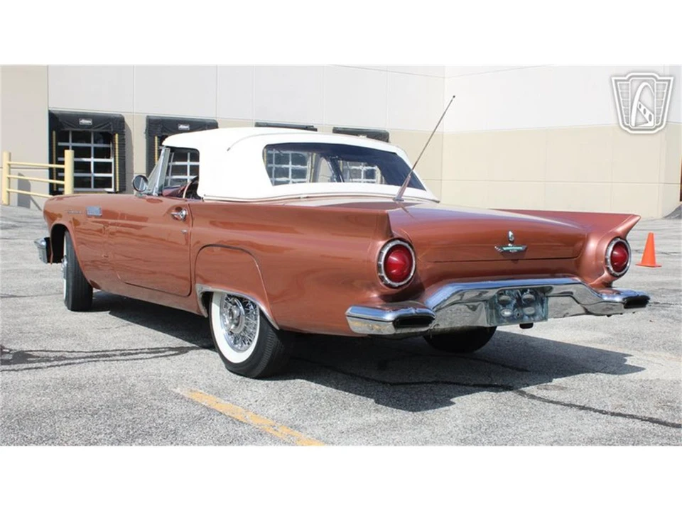 1957 Ford Thunderbird 1st Gen - Image 25 of 31