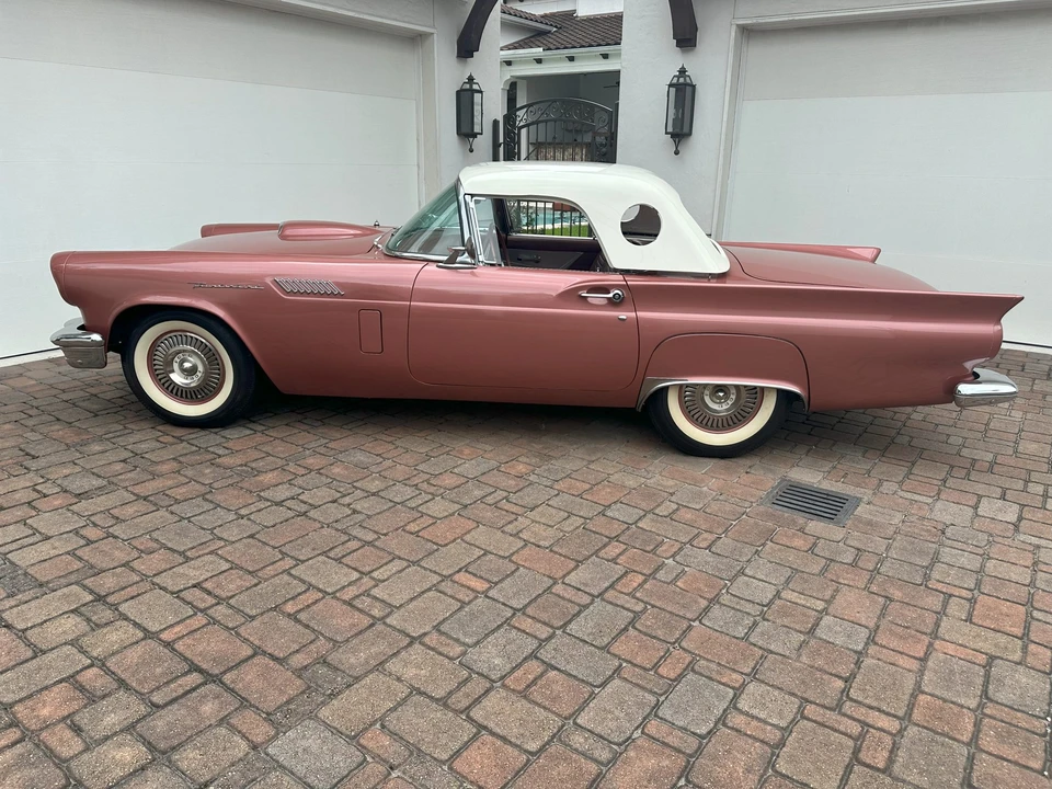 1957 Ford Thunderbird 1st Gen - Image 24 of 31