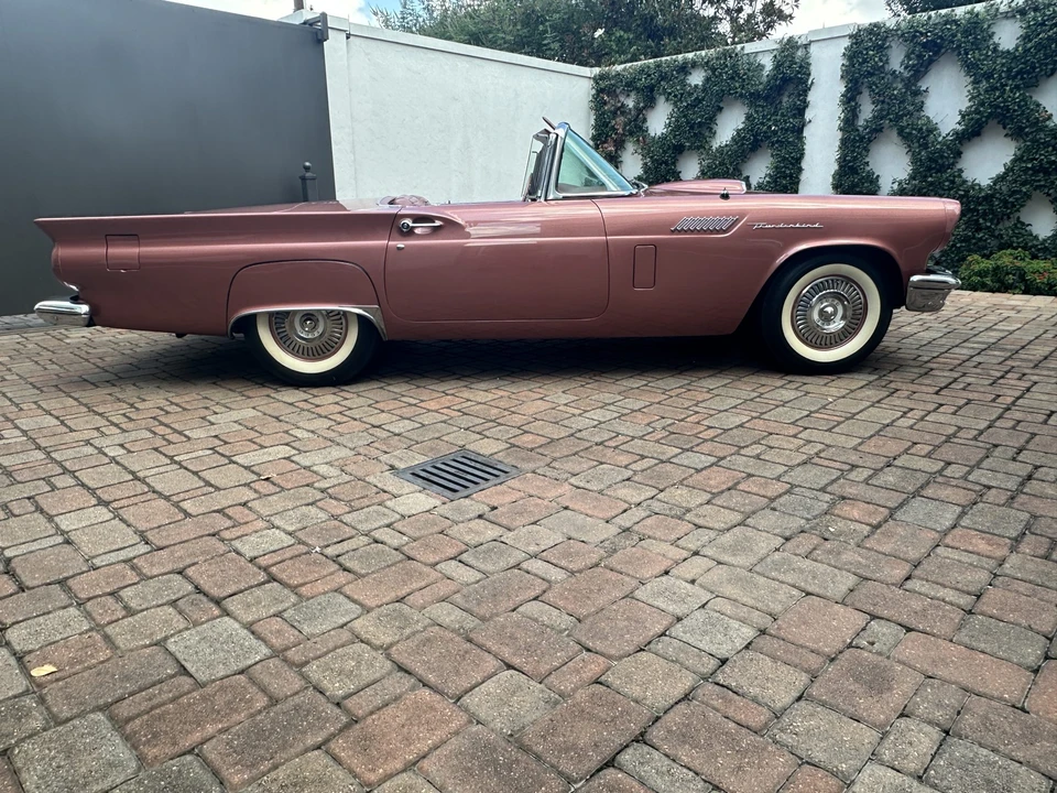 1957 Ford Thunderbird 1st Gen - Image 19 of 31