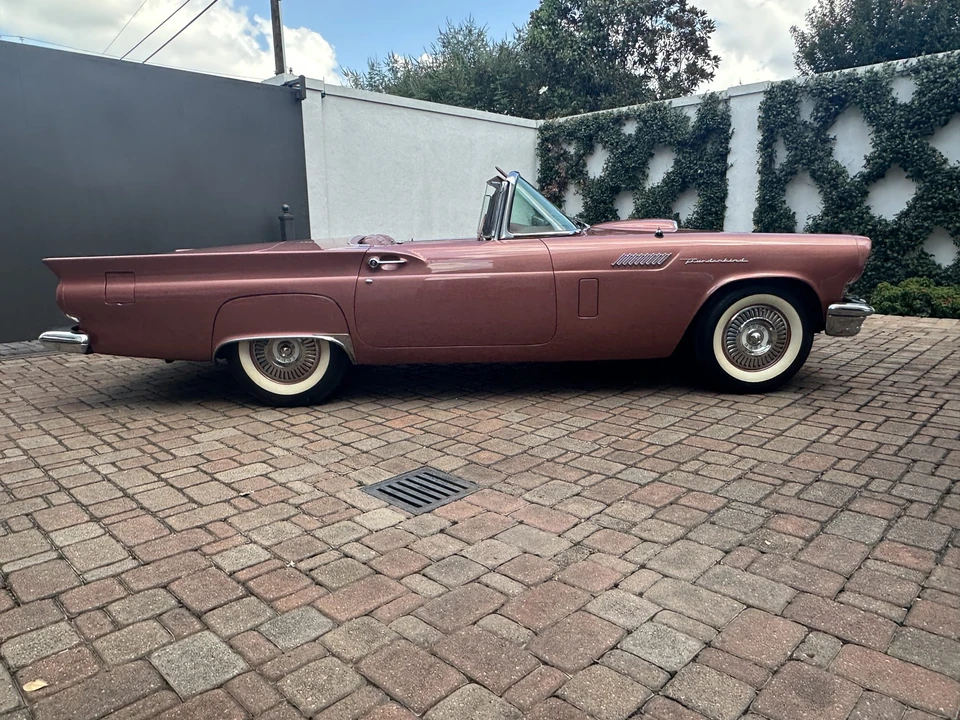 1957 Ford Thunderbird 1st Gen - Image 18 of 31