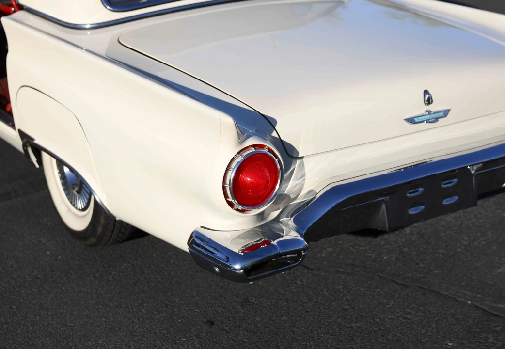 1957 Ford Thunderbird 1st Gen - Image 27 of 31