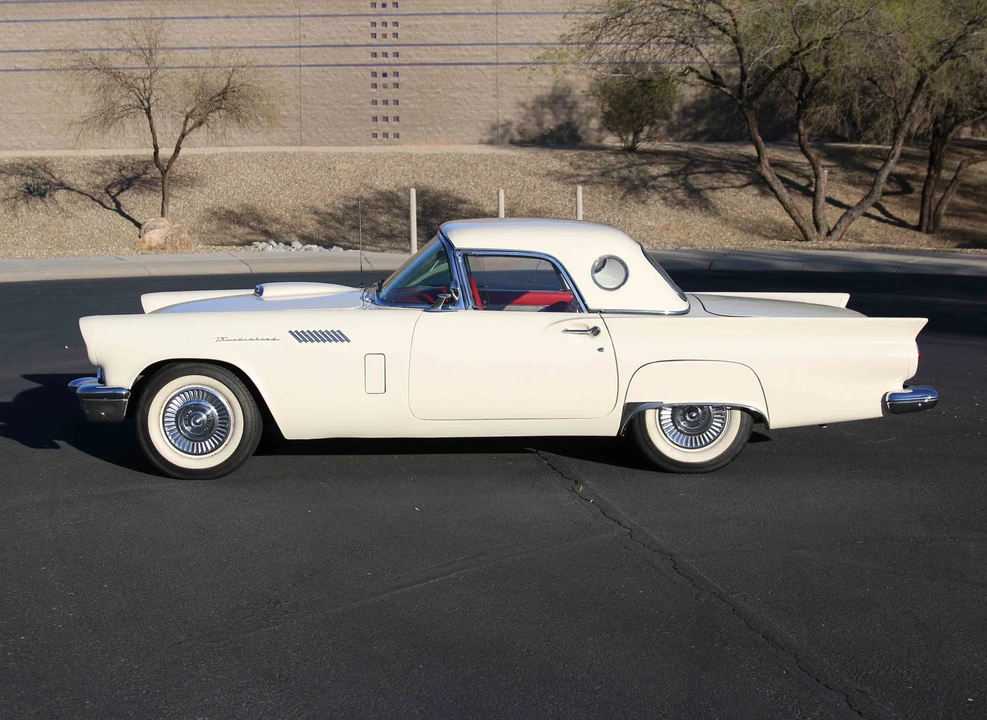 1957 Ford Thunderbird 1st Gen - Image 26 of 31