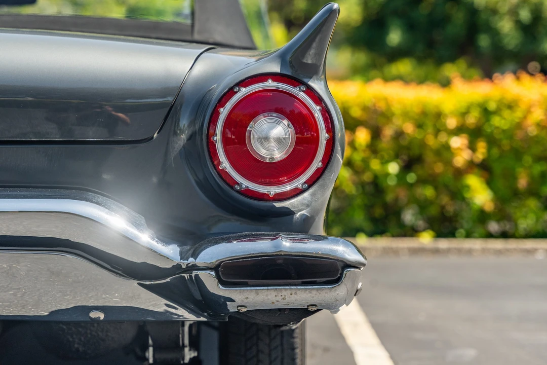 1957 Ford Thunderbird 1st Gen - Image 25 of 31