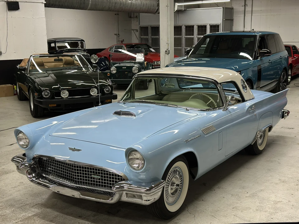 1957 Ford Thunderbird 1st Gen - Image 25 of 31